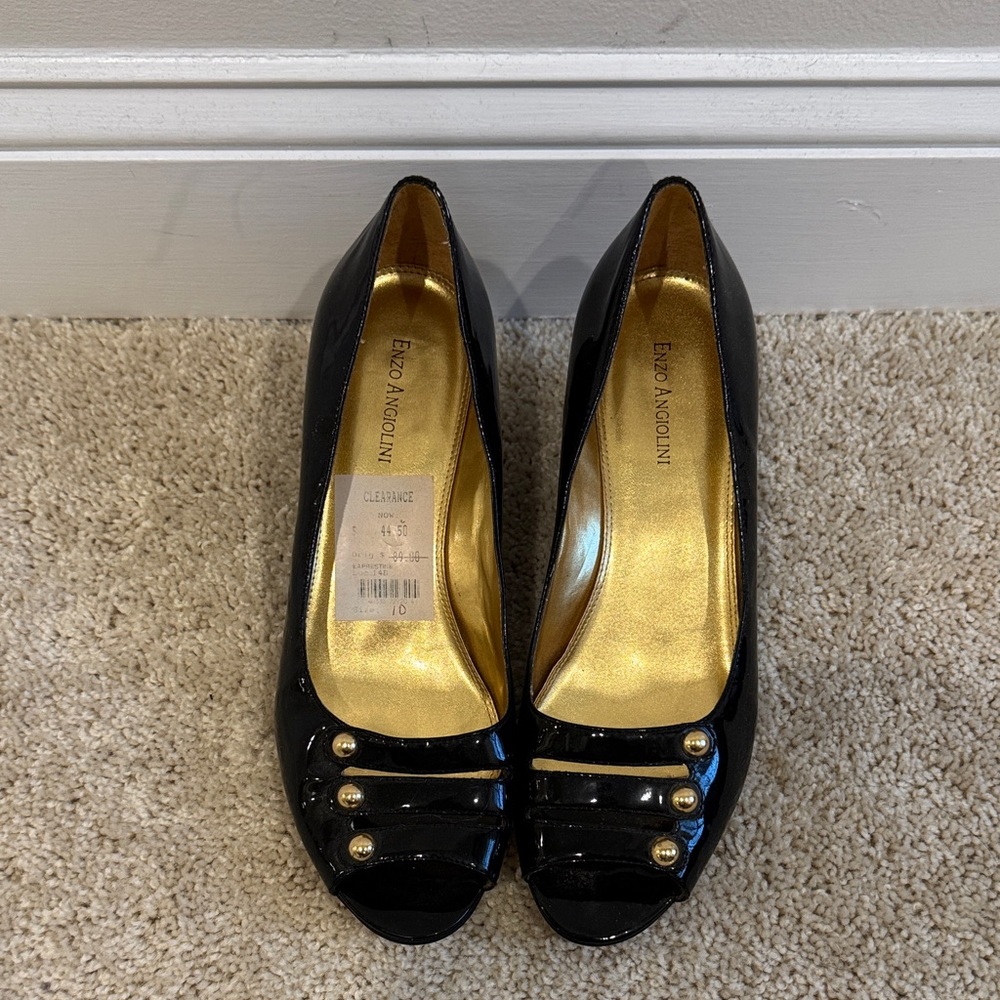 Enzo Angiolini Black and Gold Heels